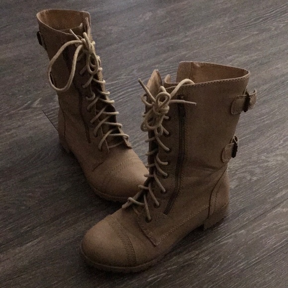 Boots - Picture 2 of 3